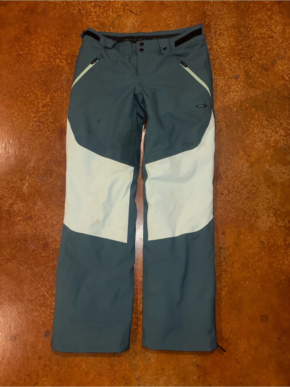 Oakley women’s Two-Tone Waterproof Snow Pants - Teal & Light Blue